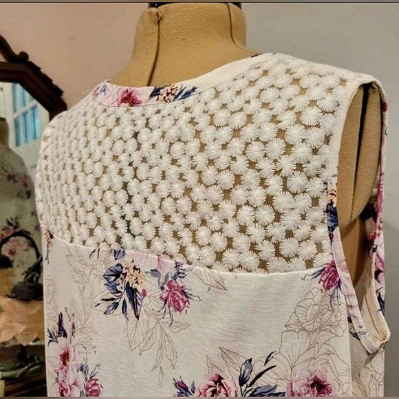 NWOT 2X Lavish Sheer Shoulder Top - Picture 3 of 9